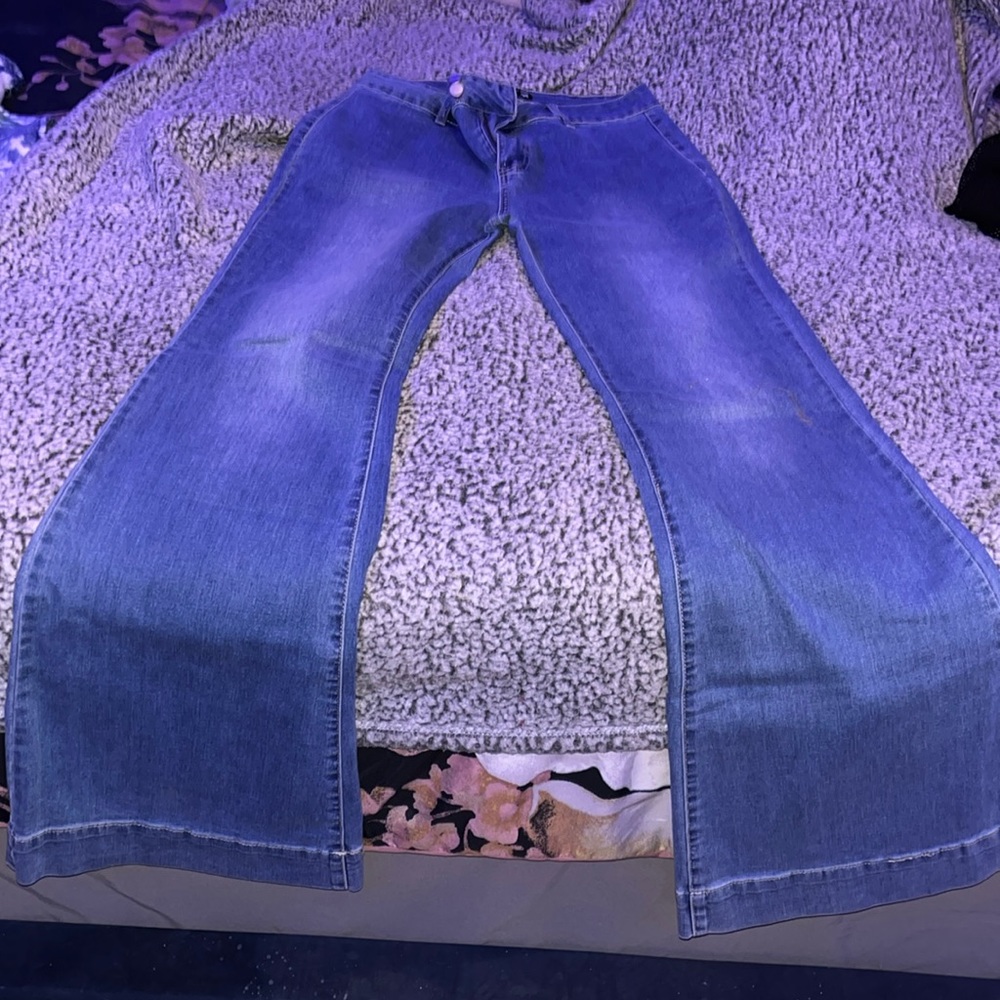 bellbottoms Jeans